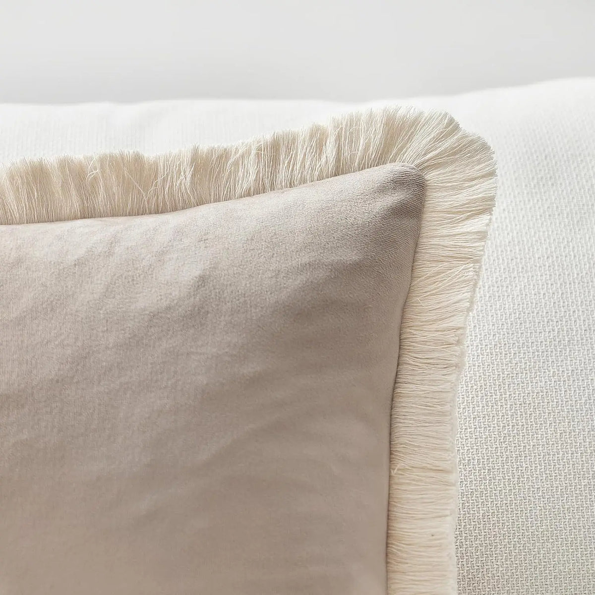 1PC Polyester Velvet Solid Throw Pillow With Tassel Embellishment Sofa Office Back Cushion Living Room Decorative Square