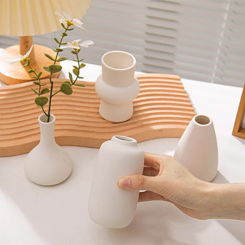 White Nordic Ceramic Flower Vase Retro Flower Bottle Creative Flower Arrangement Holder Simple Plant Pot Room Table Decor Mini
