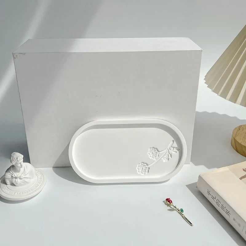 Decorative Prop with Irregular Cloud-shaped Tray Multipurpose Irregular Plaster Tray for Jewelry and Home Decor