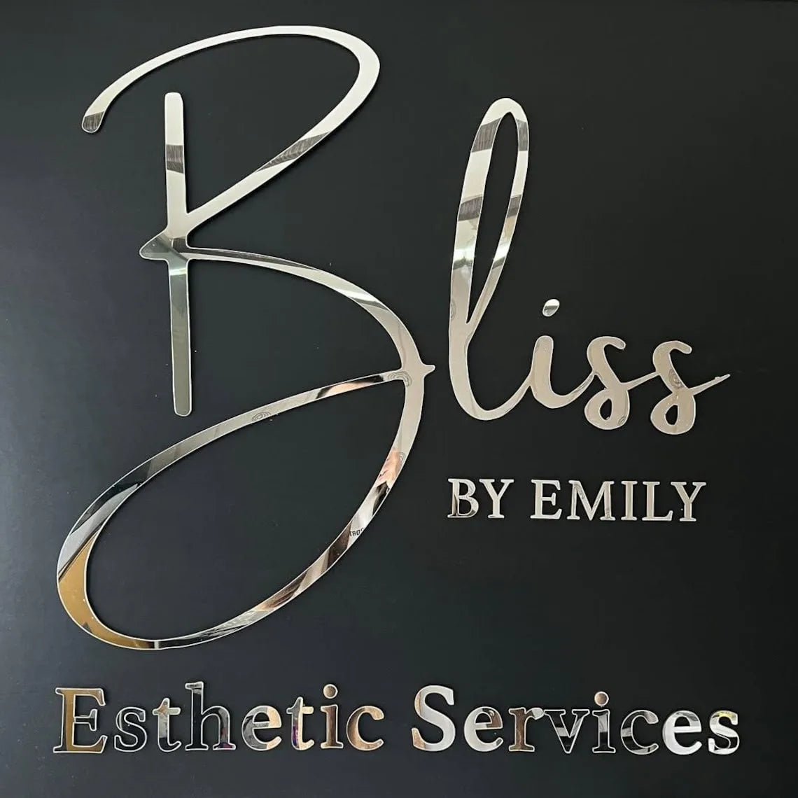 Custom Large 3D Business Logo Sign Personalized Wall Mounted Acrylic Wall Sign for Beauty Salon UV Print Logo Room Decorations