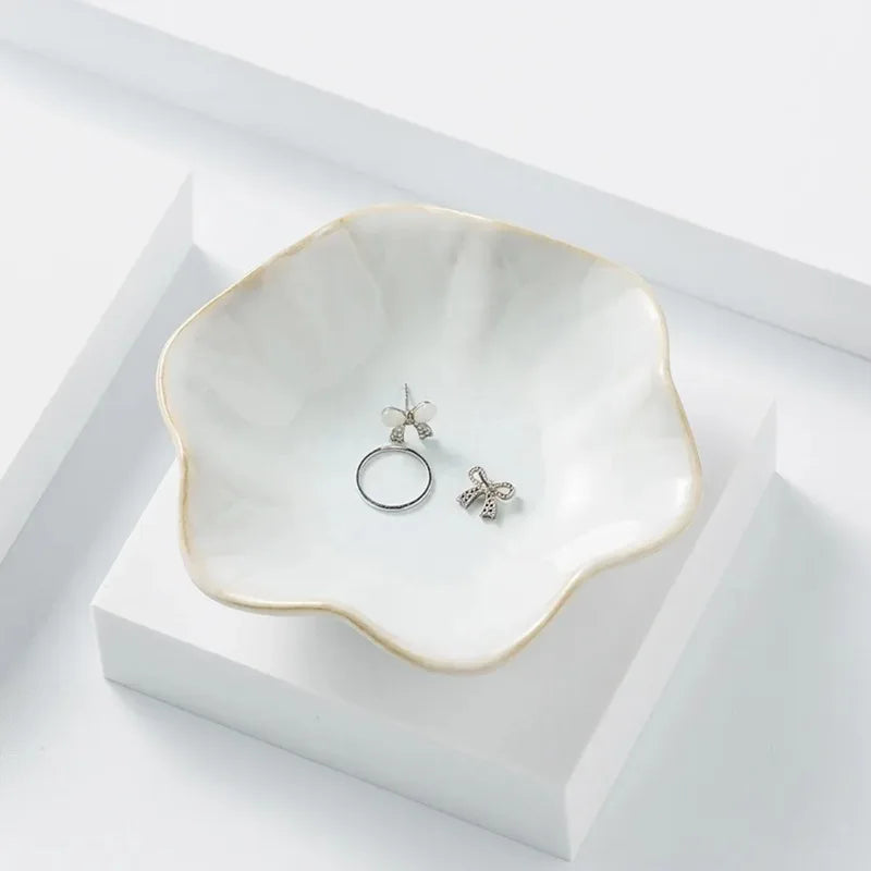 Creative and Minimalist Style Jewelry Tray Home Snack Dish Flavor Dish Ceramic Lotus Decoration Plate and Decorative Display