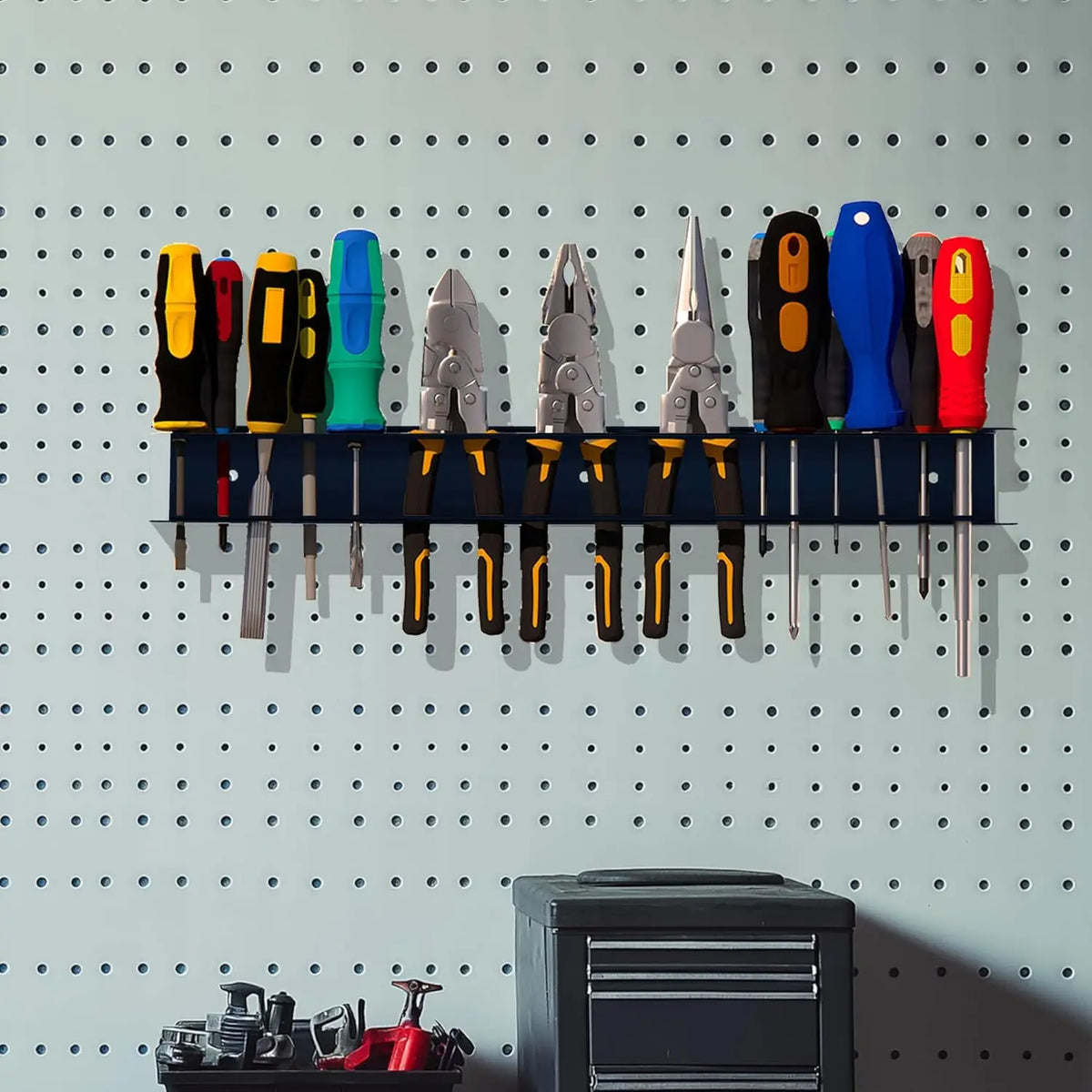 Heavy-Duty Metal Tool Rack, Space-Saving Wall-Mounted Organizer with Powder-Coated Iron, for Storing Screwdrivers, Pliers
