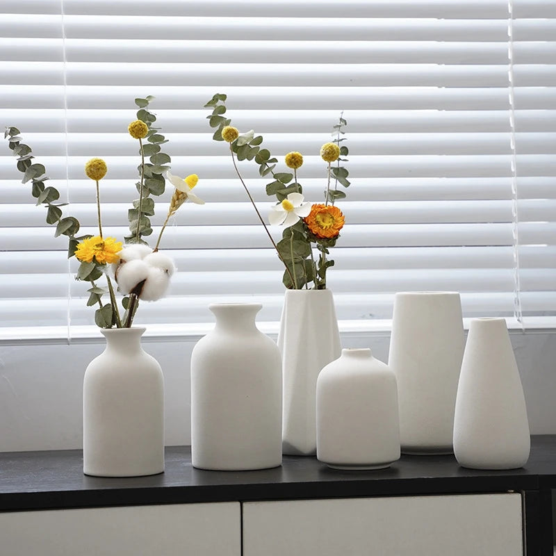 White Nordic Ceramic Flower Vase Retro Flower Bottle Creative Flower Arrangement Holder Simple Plant Pot Room Table Decor Mini